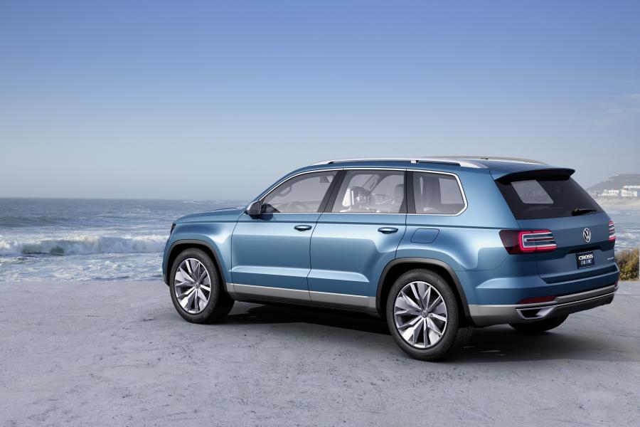  Volkswagen CrossBlue Concept 2013 года  (фото 36 из 78)